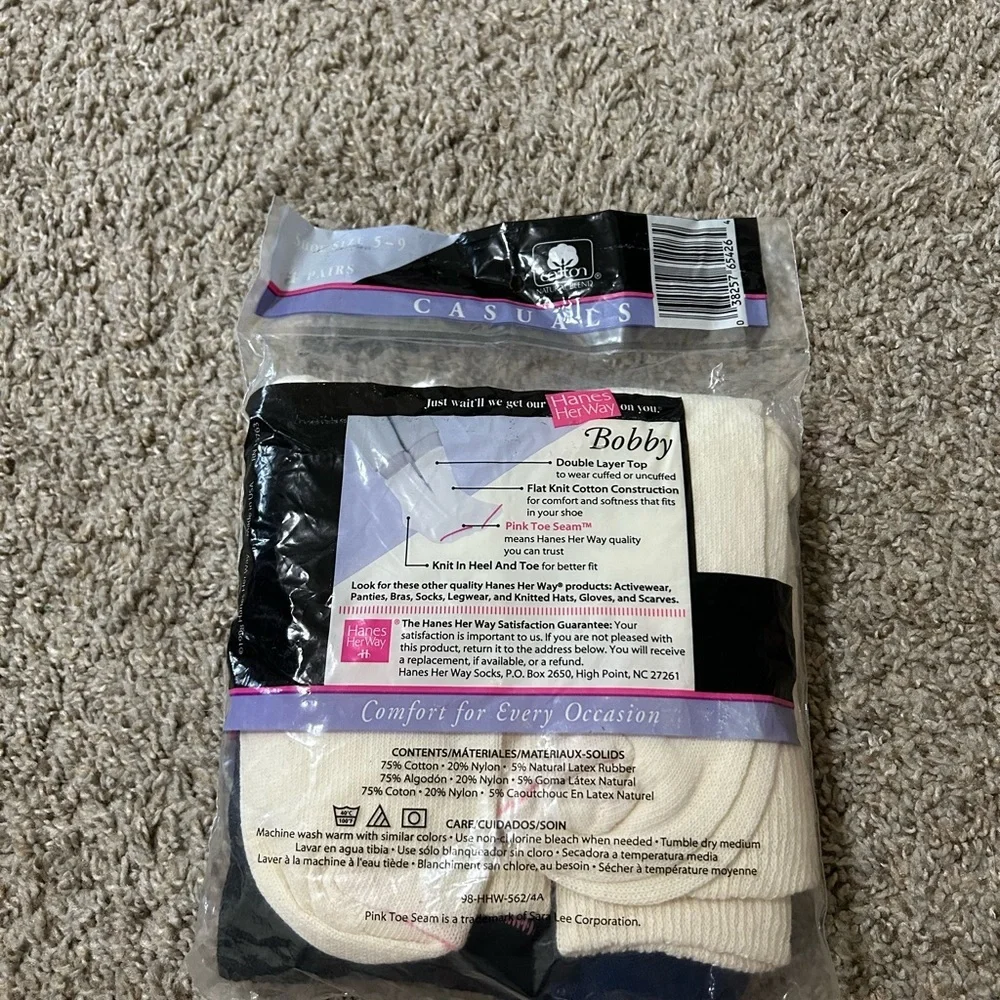 Vintage Hanes Her Way Bobby Casuals Socks NEW in package Size 5-9 Women's Cotton